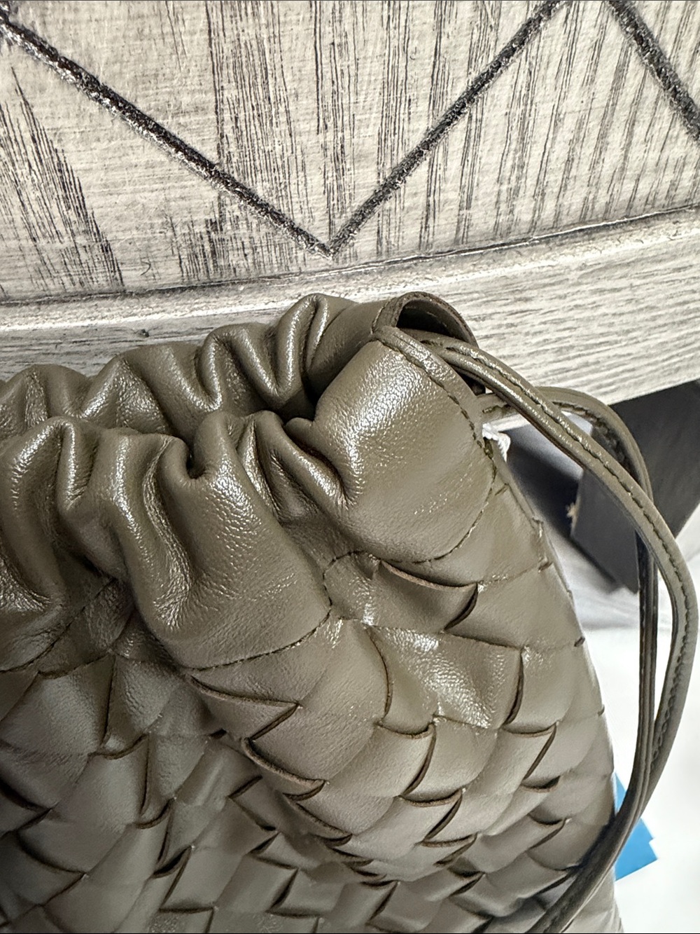 Bottega Veneta Medium Pouch in Cypress Green - Picture 3 of 16